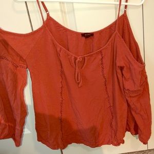 Cut-off shoulder blouse!